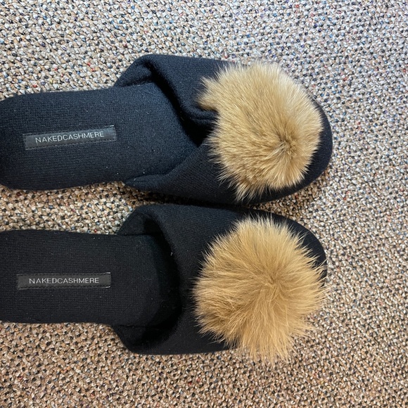 Pom-Pom cashmere slippers Naked Cashmere size L/LX - Picture 2 of 3